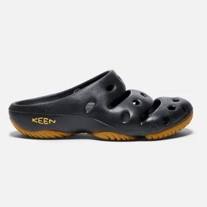 Womens Keen 8W Clogs. Very Comfortable